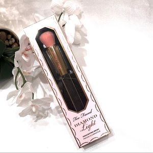 🌺Too Faced Diamond Light Highlighting Multi Use Brush~NIB